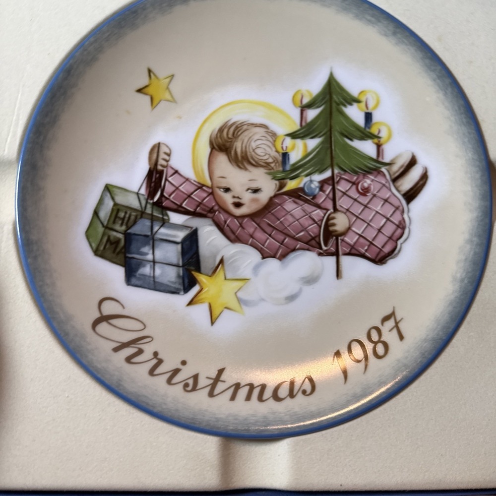 Hummel Christmas 1987 Angel Collector Plate Porcelain 7.5 in West Germany Schmid